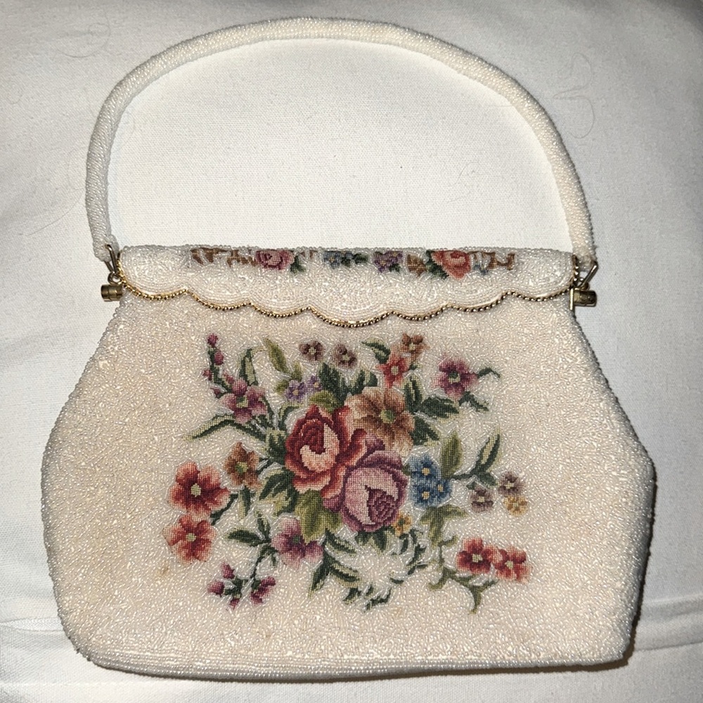 Exquisite Vintage Petit Pointe Embroidered Beaded Purse 1930 or 40s.